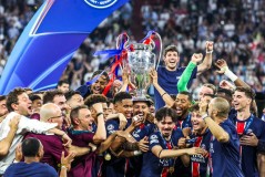 利物浦vs勒沃库森：连胜之谜：快速反击背后的战术共鸣